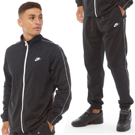 nike schwarz trainingsanzug|Schwarze Nike Trainingsanzüge & Jogginganzüge online .